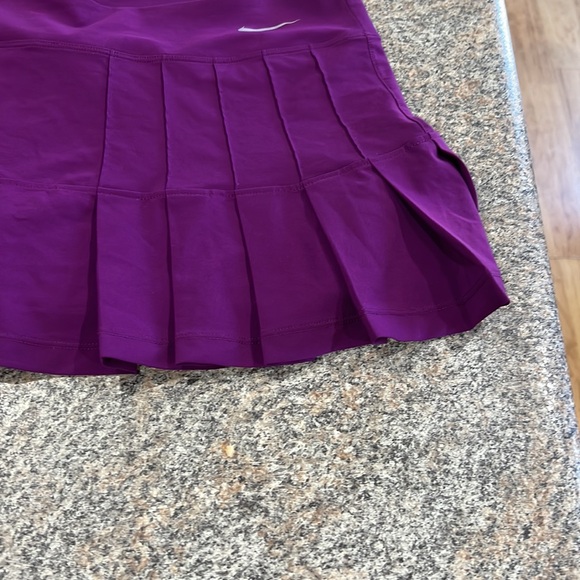 Nike pintuck skort - size large - Picture 3 of 12